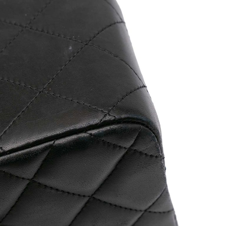 Chanel Timeless Jumbo Lamb Black Signs of wear | Sell your designer bag