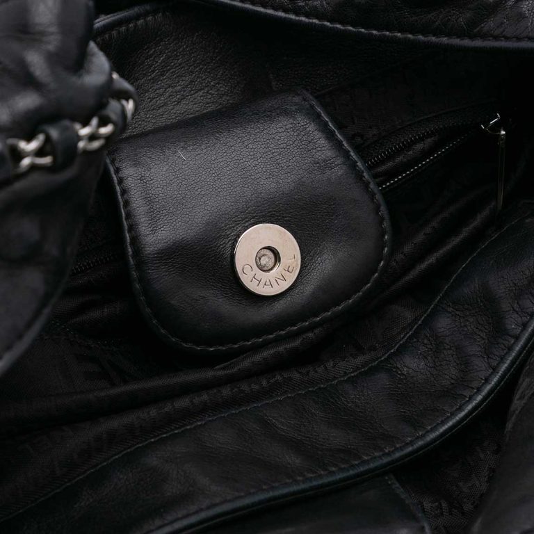 Chanel Chain Around Hobo Calf Black Closing System | Sell your designer bag