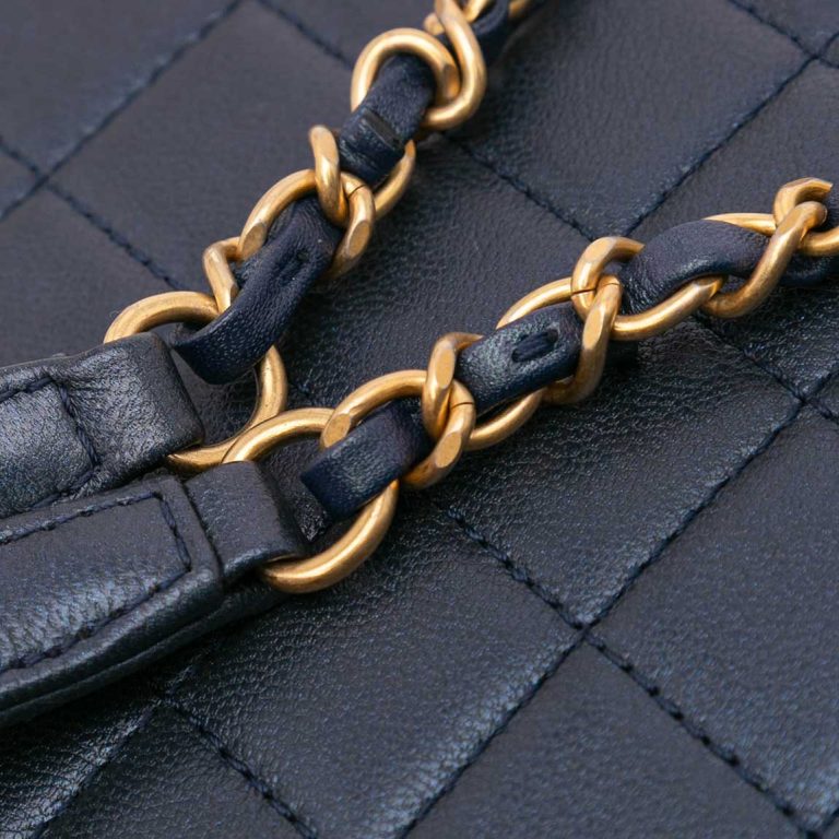 Chanel Timeless Mini Square Pearl / Lamb Dark Blue Signs of wear | Sell your designer bag