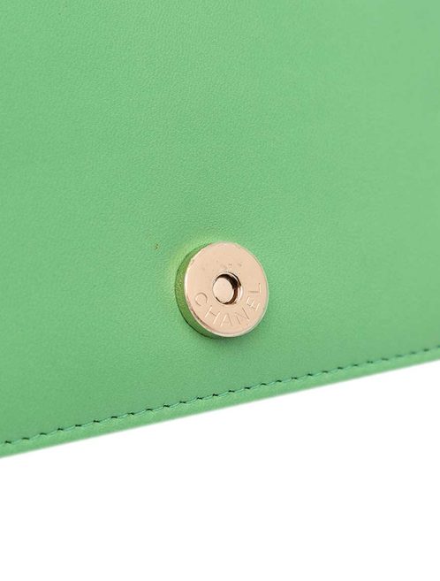 Chanel Boy Wallet On Chain Lamb Green Closing System | Sell your designer bag
