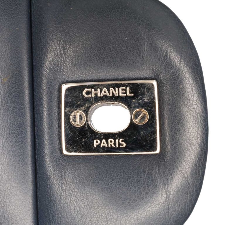 Chanel Timeless Chevron Jumbo Patent Dark Blue Closing System | Sell your designer bag