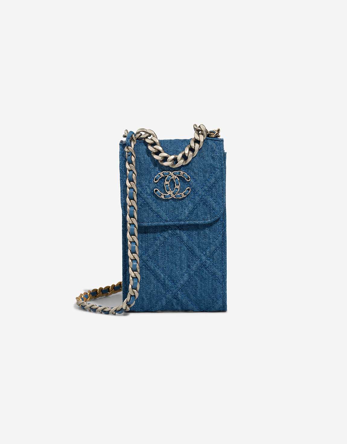 【CHANEL】シャネル19フォンケース★ 19 phone bag★携帯ケース CHANEL Lambskin Quilted Chanel 19 Phone Holder With Chain