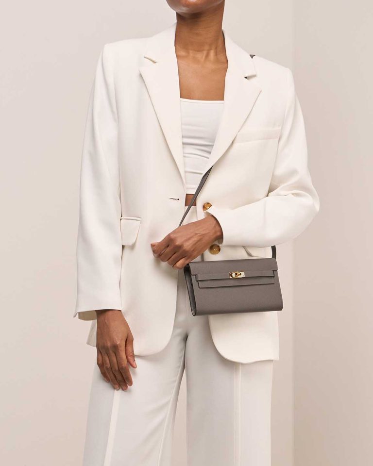 Hermès Kelly To Go Epsom Gris Meyer on Model | Sell your designer bag