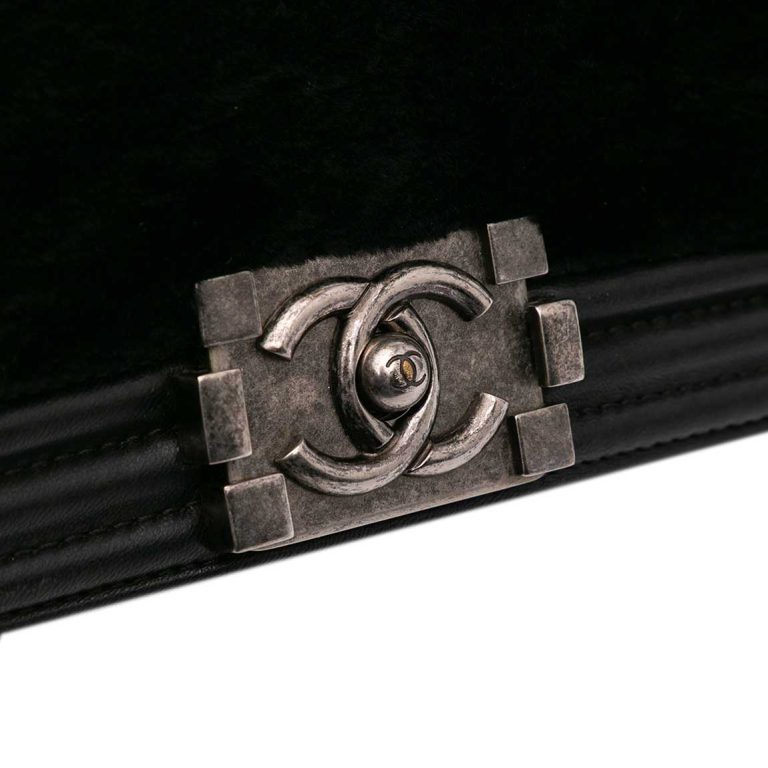 Chanel Boy East-West Lamb / Shearling Black Closing System | Sell your designer bag