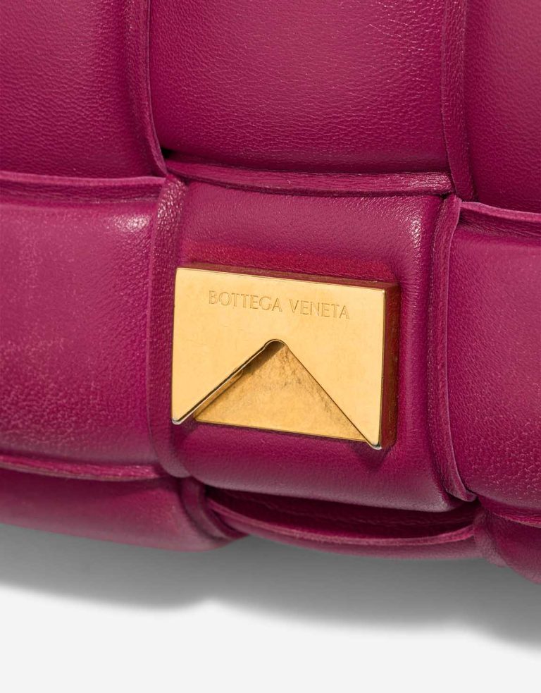 Bottega Veneta Cassette Lamb Purple Closing System | Sell your designer bag