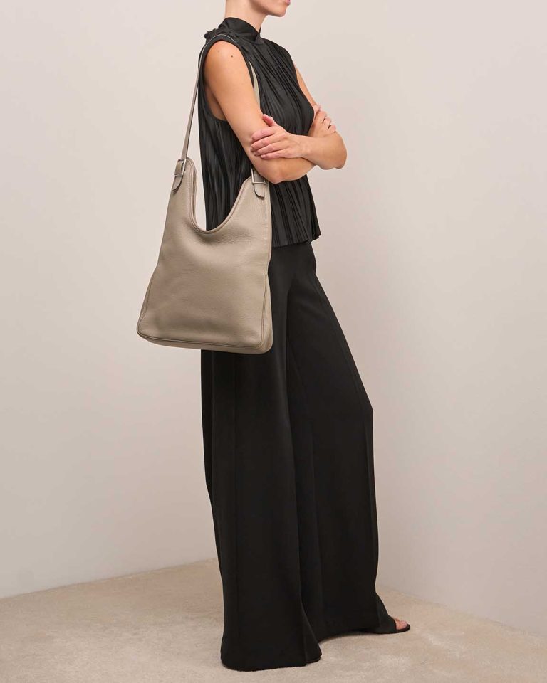 Hermès Massai 32 Clémence Parchemin on Model | Sell your designer bag