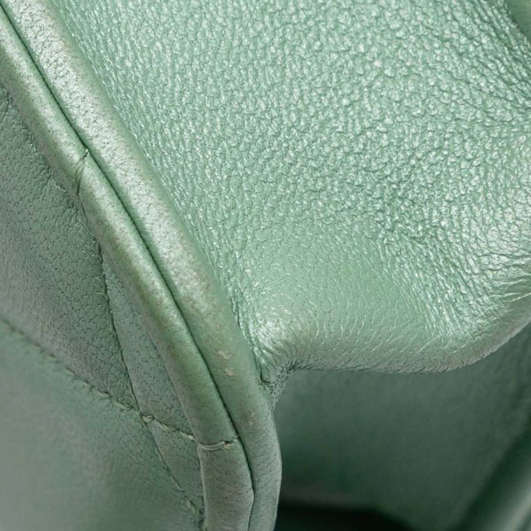 Chanel 19 Wallet On Chain Lamb Green Signs of wear | Sell your designer bag