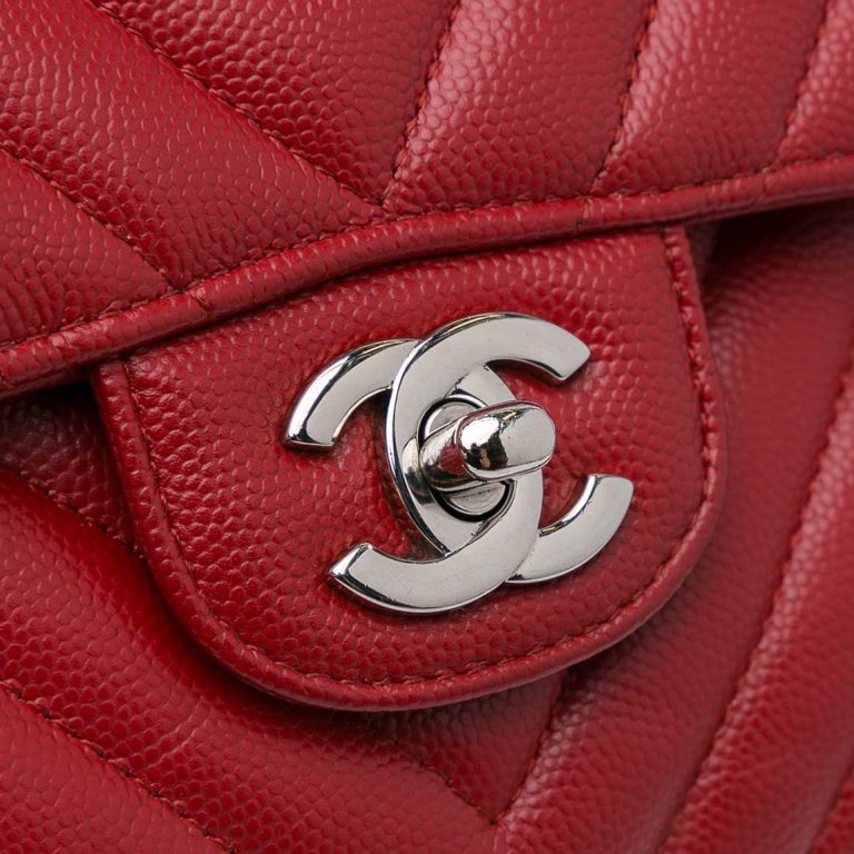 Chanel Timeless Chevron Medium Caviar Red Closing System | Sell your designer bag