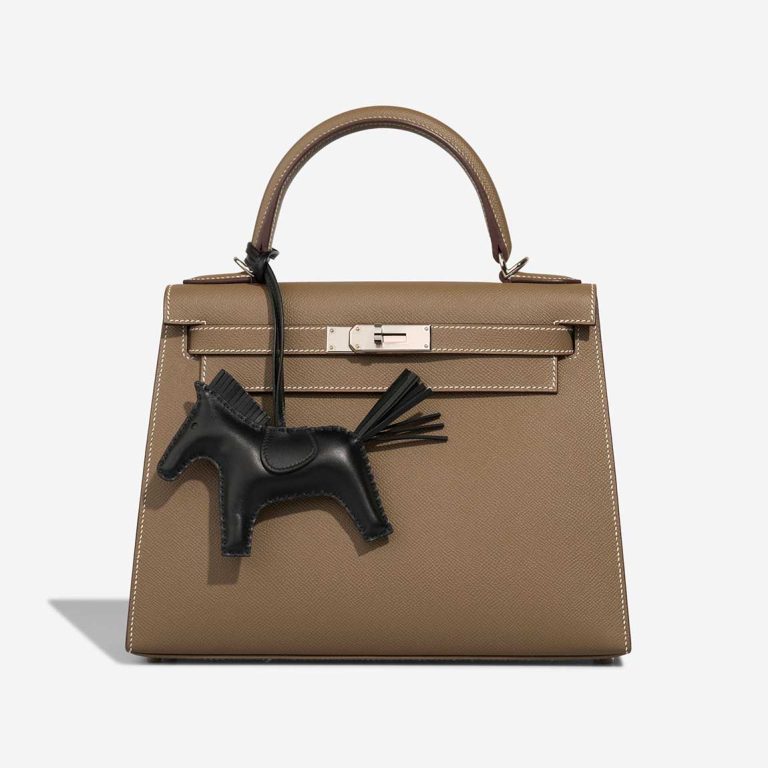 Hermès Rodeo MM Milo Lamb Black Front | Sell your designer bag