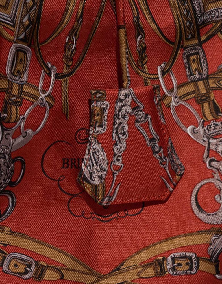 Hermès Silky City 41 Silk / Swift Red / Multicolour / Gold Closing System | Sell your designer bag