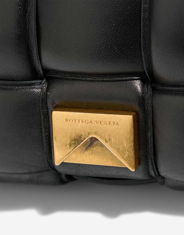 Bottega Veneta Cassette Lamb Black Closing System | Sell your designer bag