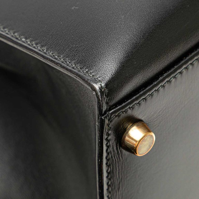 Hermès Kelly 32 Box Black Signs of wear | Sell your designer bag