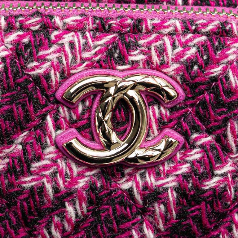 Chanel Clutch with Chain Tweed Pink / Purple Signs of wear | Sell your designer bag