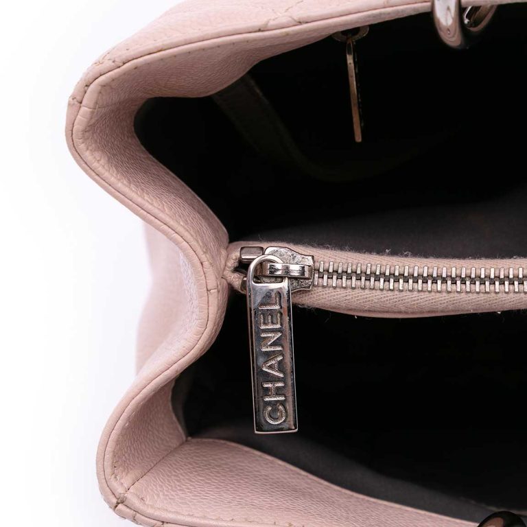 Chanel Shopping Tote GST Caviar Light Pink Closing System | Sell your designer bag