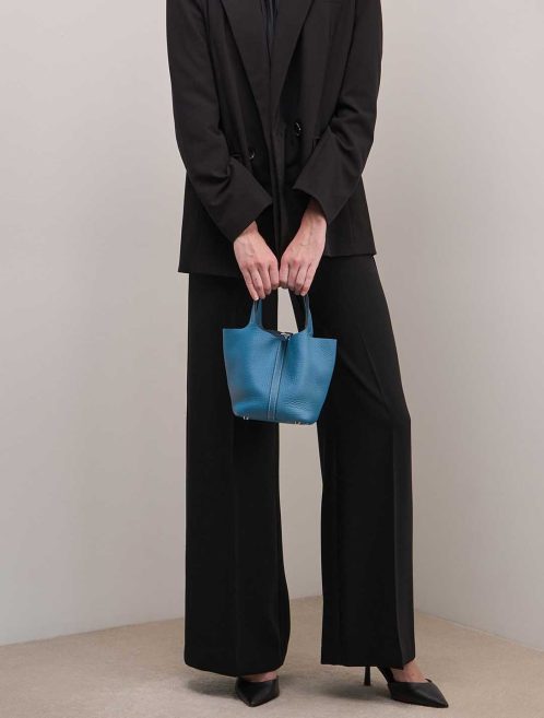 Hermès Picotin 18 Clémence Bleu Jean on Model | Sell your designer bag