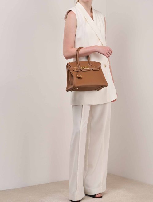 Hermès Birkin 30 Togo Gold on Model | Sell your designer bag