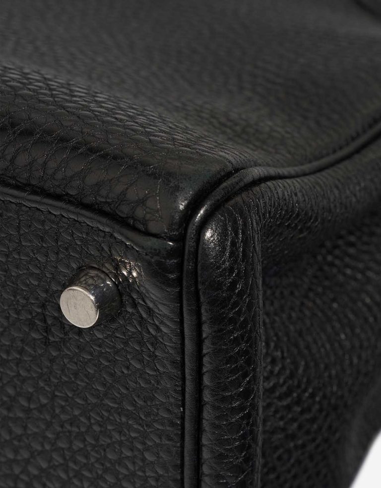 Hermès Kelly 28 Clémence Black Signs of wear | Sell your designer bag