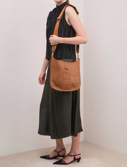 Hermès Evelyne 29 Taurillon Clémence Gold on Model | Sell your designer bag