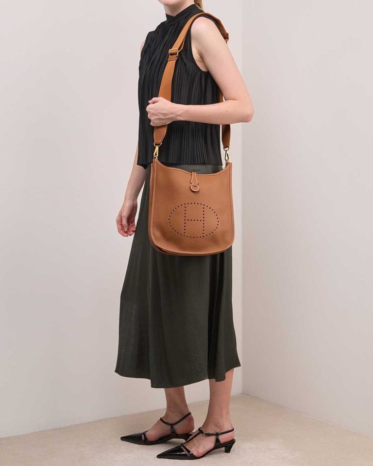 Hermès Evelyne 29 Taurillon Clémence Gold Front | Sell your designer bag