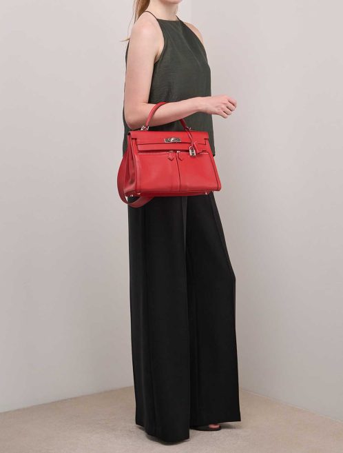 Hermès Kelly Lakis HSS 32 Swift Rouge Casaque on Model | Sell your designer bag