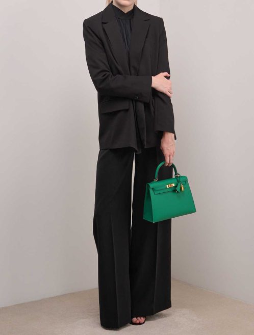 Hermès Kelly 25 Epsom Vert Vertigo on Model | Sell your designer bag