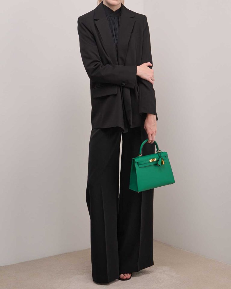 Hermès Kelly 25 Epsom Vert Vertigo on Model | Sell your designer bag