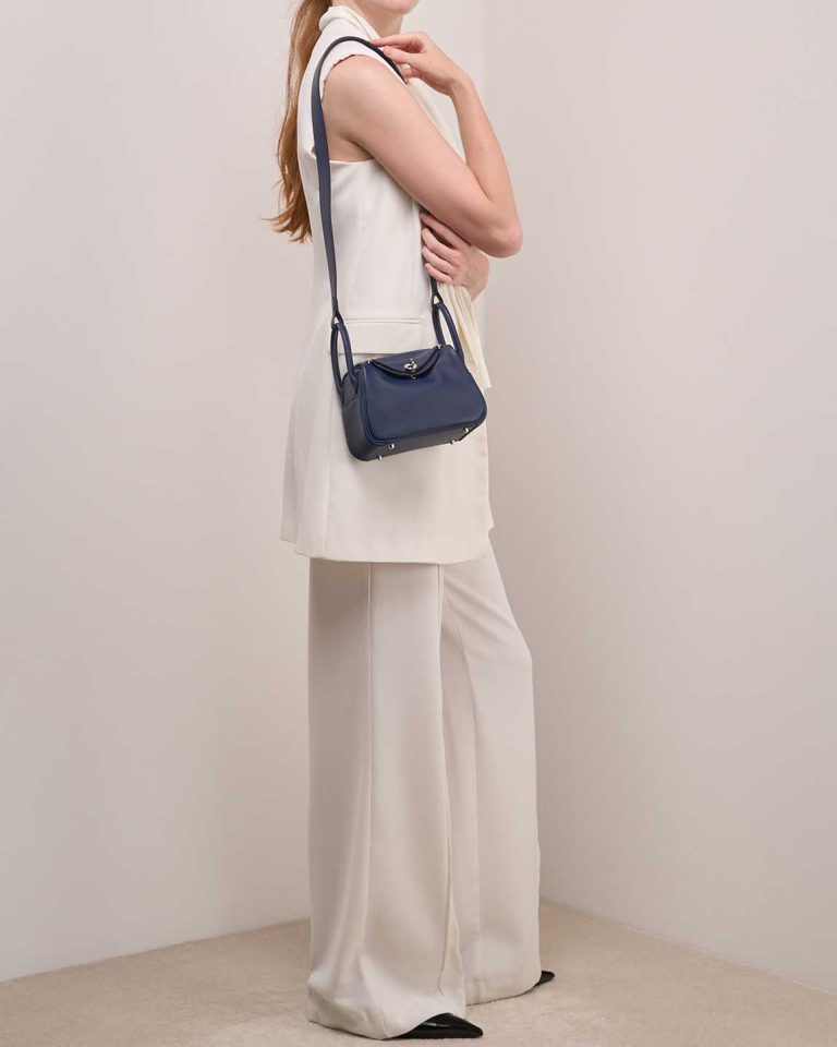 Hermès Lindy Mini Swift Bleu Navy on Model | Sell your designer bag