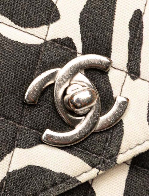 Chanel Timeless Medium Denim Grey / White Closing System | Sell your designer bag