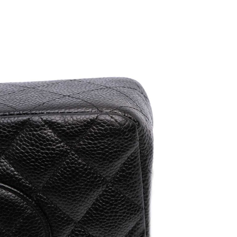 Chanel Timeless Medium Caviar Black Signs of wear | Sell your designer bag