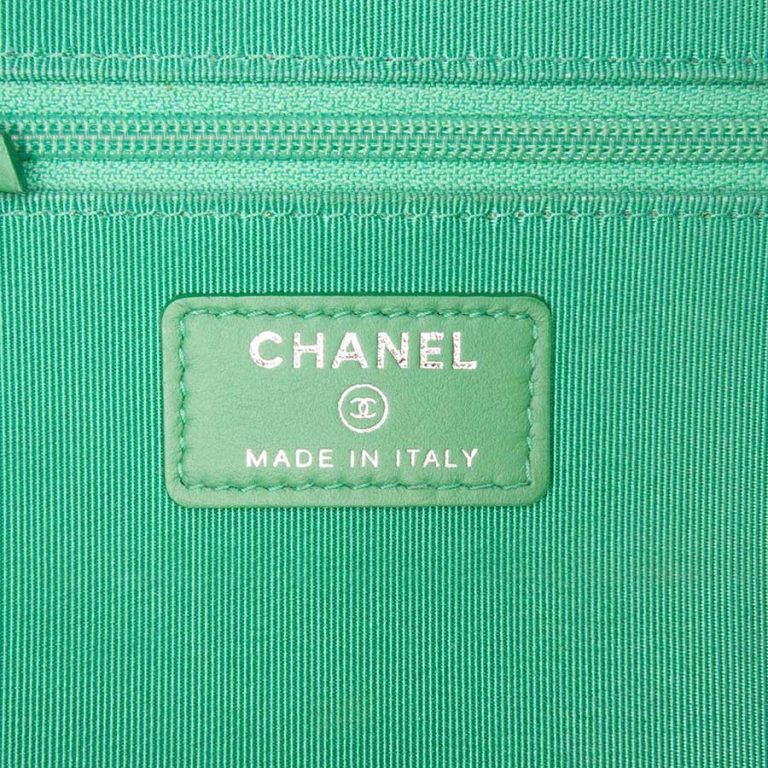 Chanel Wallet On Chain Tweed Black / Green / Multicolour Closing System | Sell your designer bag