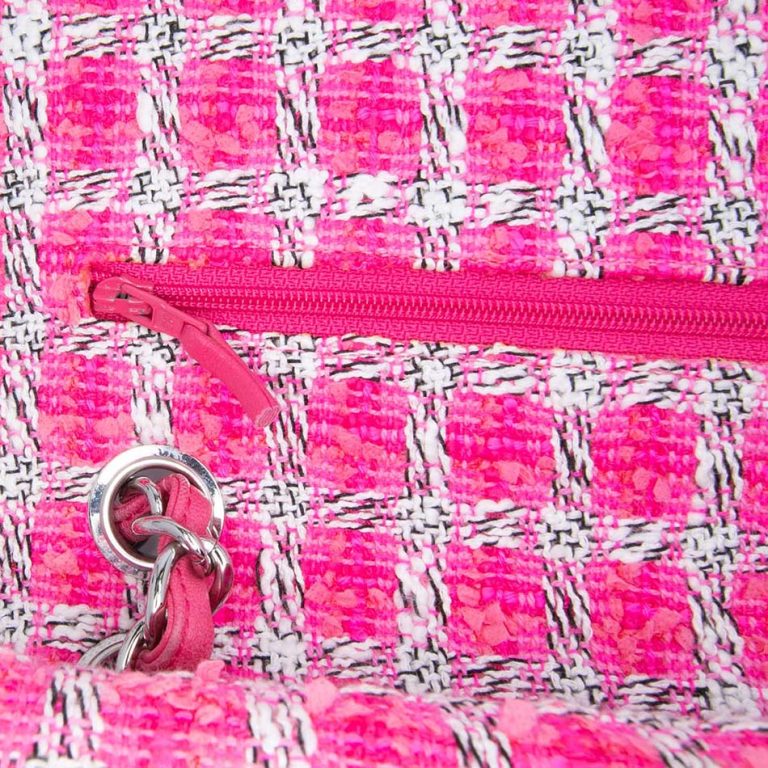 Chanel Timeless Jumbo Shearling Pink Signs of wear | Sell your designer bag