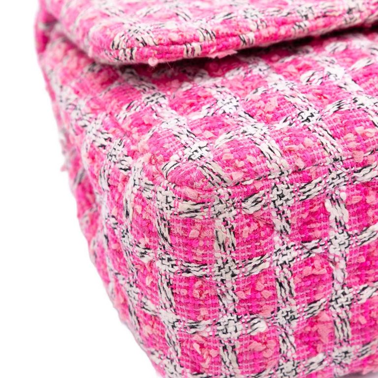 Chanel Timeless Jumbo Shearling Pink Signs of wear | Sell your designer bag