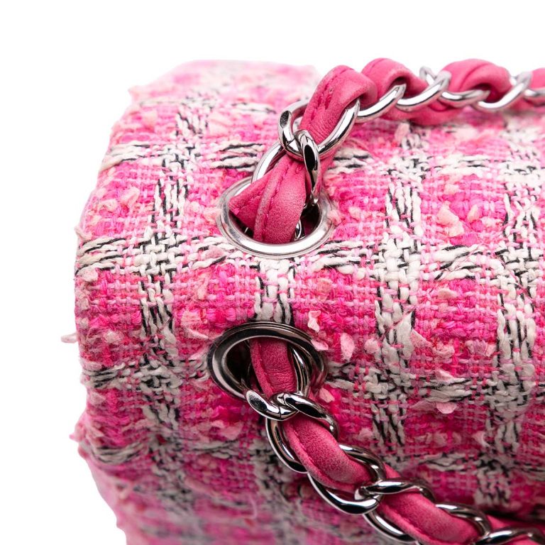 Chanel Timeless Jumbo Shearling Pink Signs of wear | Sell your designer bag