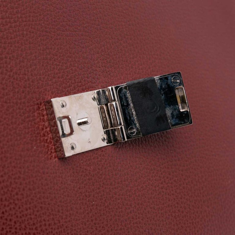 Hermès Dépêches 38 Togo Rouge H Signs of wear | Sell your designer bag