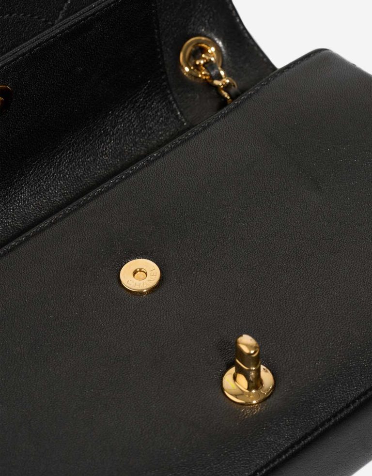 Chanel Mademoiselle Medium Lamb Black Signs of wear | Sell your designer bag