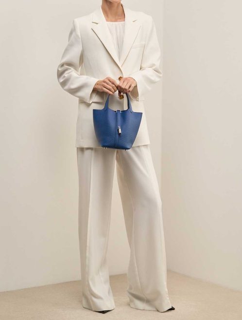 Hermès Picotin 18 Taurillon Clémence Bleu Tie on Model | Sell your designer bag