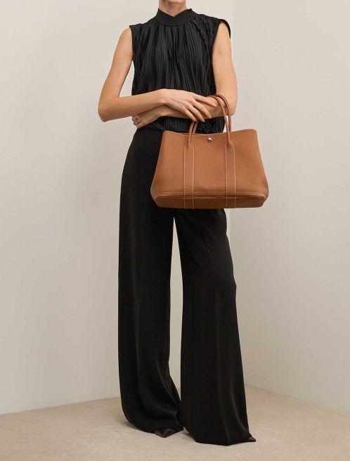 Hermès Garden Party 36 Veau Négonda Gold on Model | Sell your designer bag
