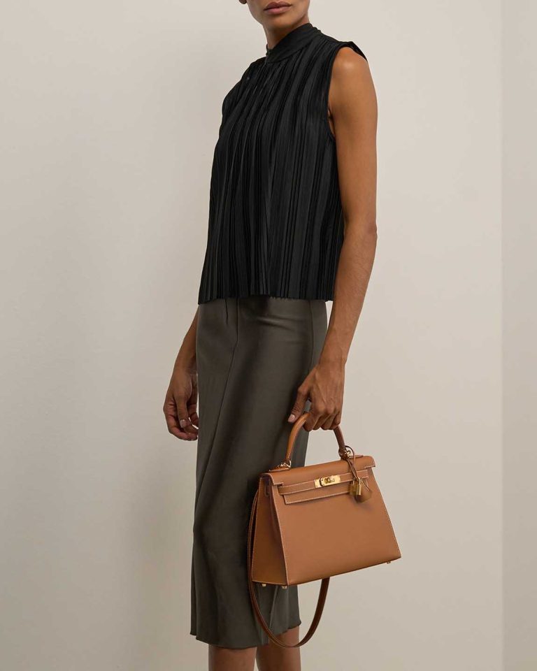 Hermès Kelly 28 Epsom Gold Front | Sell your designer bag
