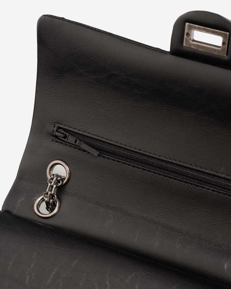 Chanel 2.55 Reissue 226 Aged Calf Black Signs of wear | Sell your designer bag