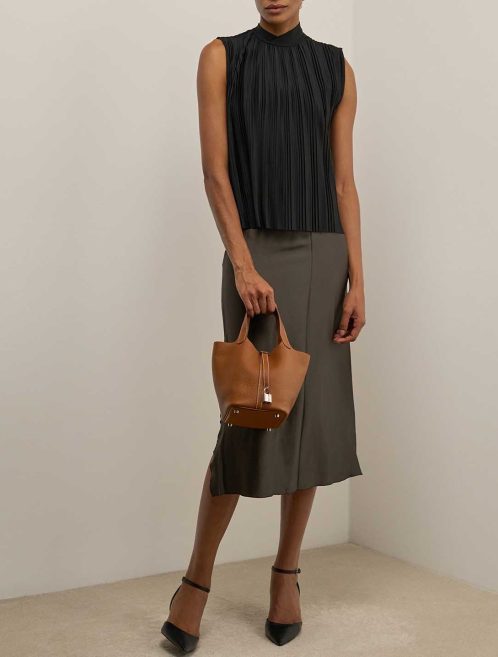 Hermès Picotin 18 Clémence Gold on Model | Sell your designer bag