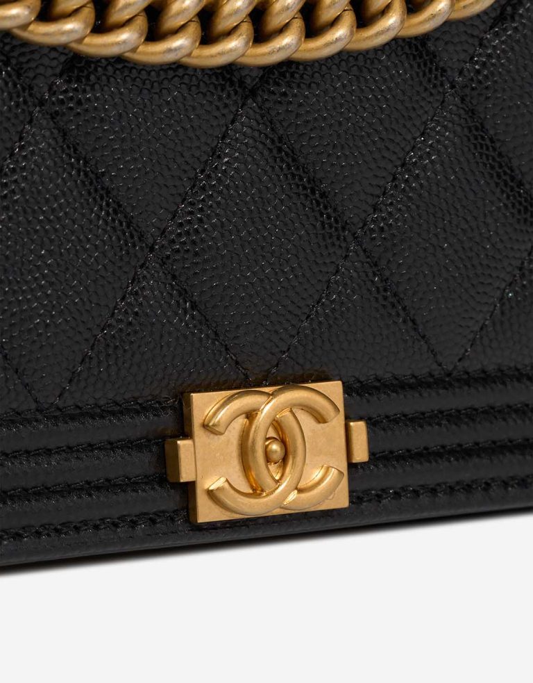 Chanel Boy Wallet On Chain Caviar Black Closing System | Sell your designer bag