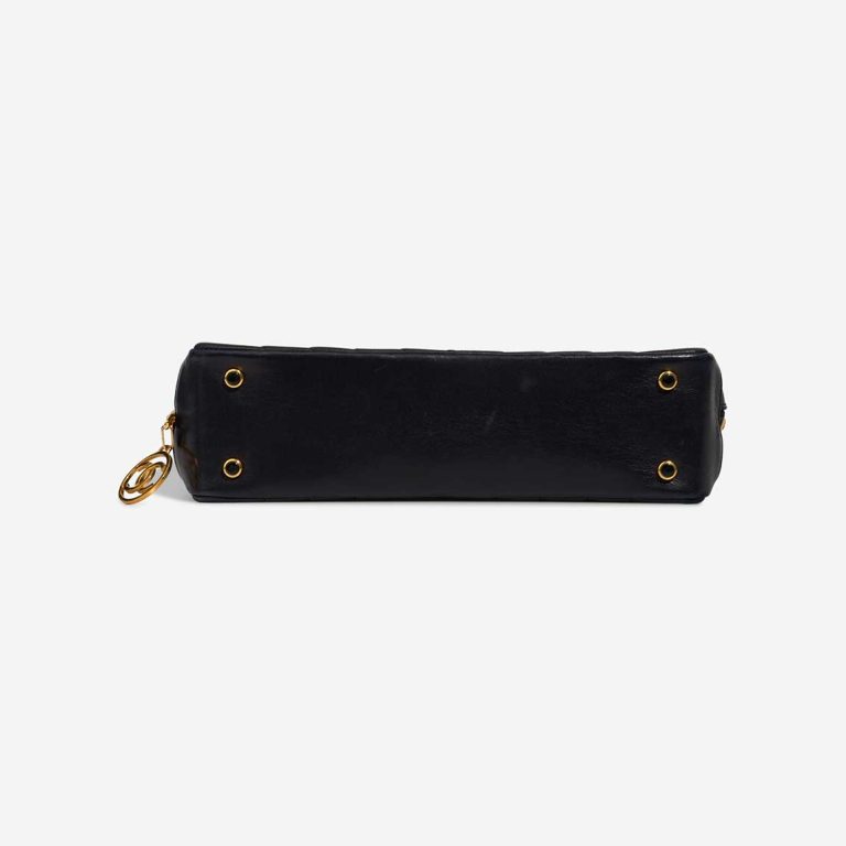 Chanel Shopping Tote Medium Lamb Black | Sell your designer bag