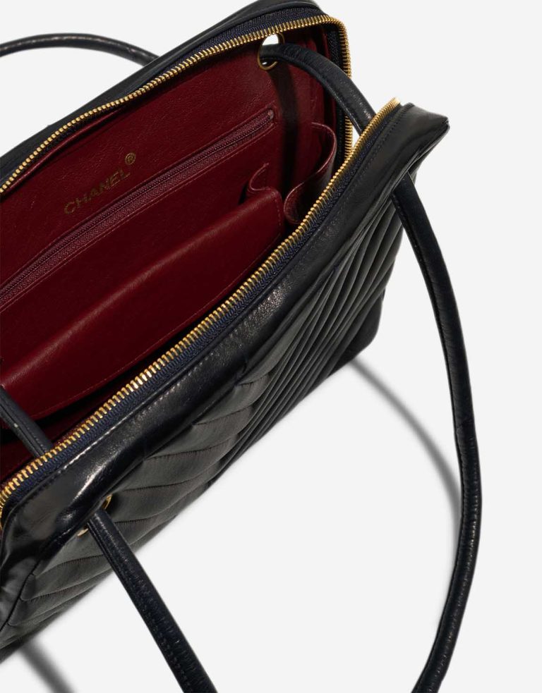 Chanel Shopping Tote Medium Lamb Black Inside | Sell your designer bag