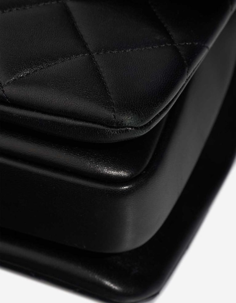 Chanel Trendy CC Medium Lamb Black Signs of wear | Sell your designer bag