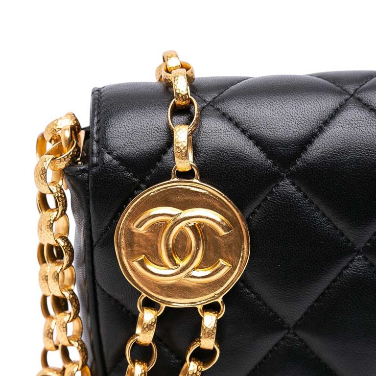 Chanel Timeless Medium Square Lamb Black Signs of wear | Sell your designer bag