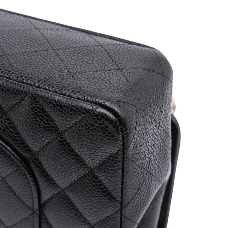 Chanel Timeless Medium Caviar Black Signs of wear | Sell your designer bag