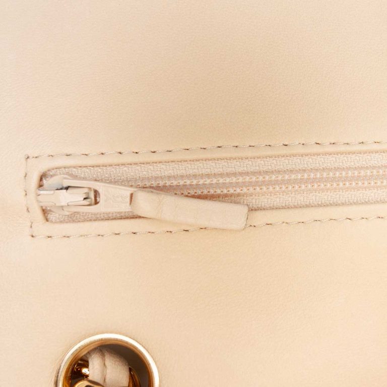 Chanel Timeless Jumbo Lamb Light Pink Signs of wear | Sell your designer bag