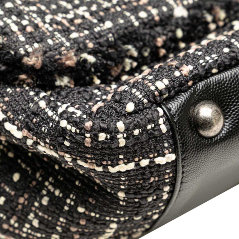 Chanel Timeless XXL Tweed Black / White Signs of wear | Sell your designer bag