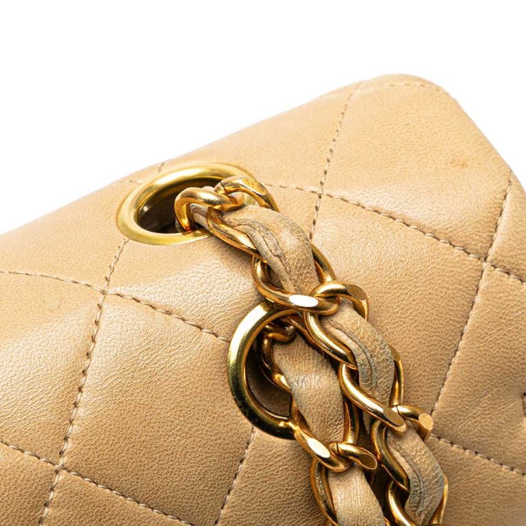 Chanel Timeless Medium Lamb Beige Signs of wear | Sell your designer bag