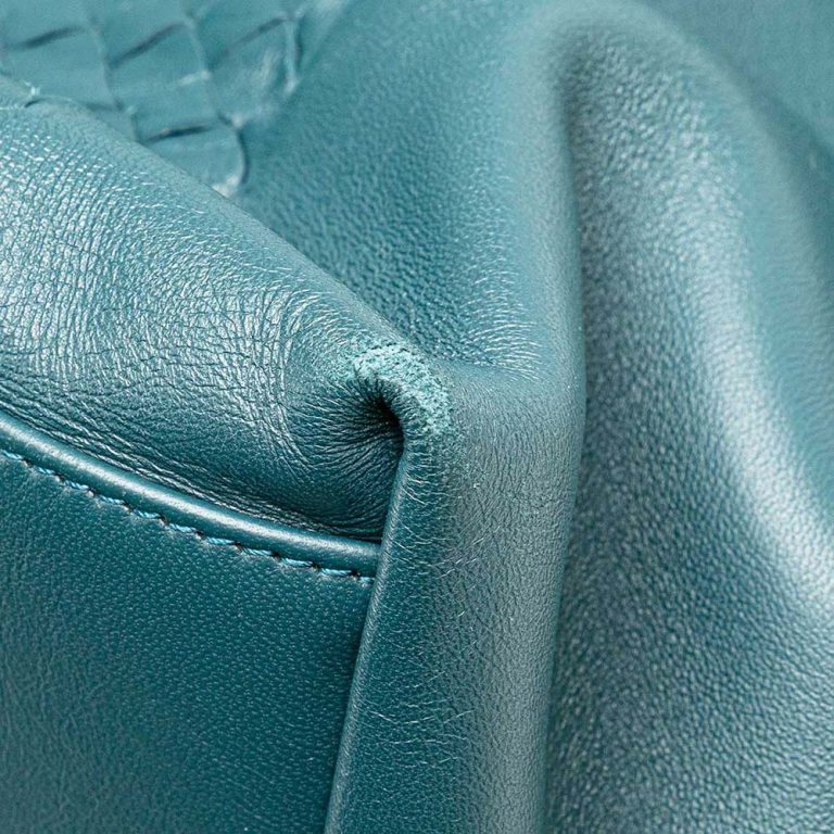 Bottega Veneta Tote bag Large Lamb Blu Signs of wear | Sell your designer bag